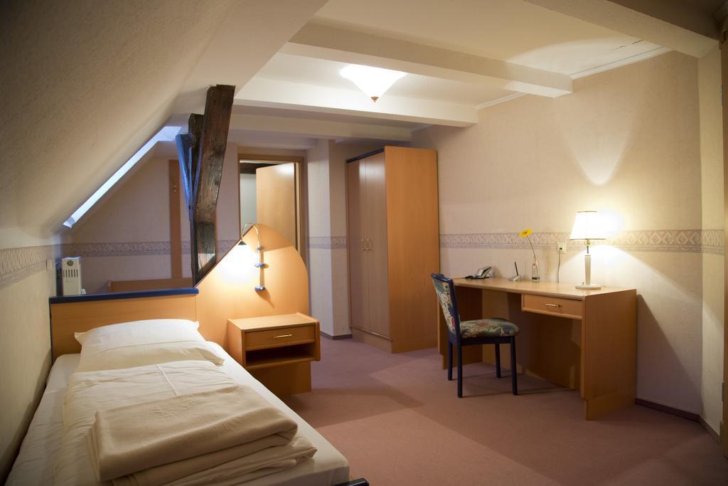 Hotel Garni Promenade Weissenhorn Room photo